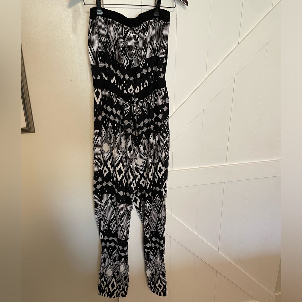 Valleygirl Strapless Black and White Patterned Jumpsuit Size 10